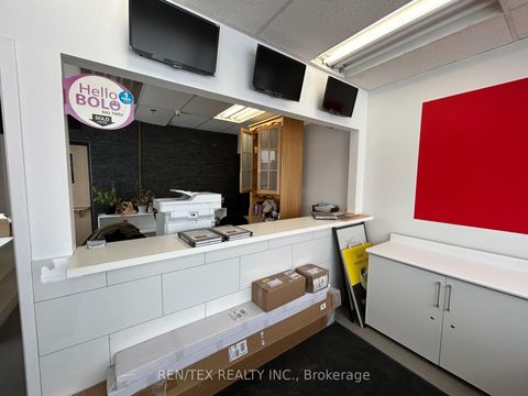 Photo 1 at 290 Eddystone Avenue, Jane Heights, Toronto