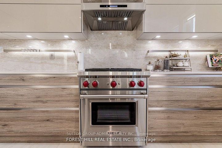 Photo 12 at 18 William Bowes Boulevard, Patterson, Vaughan