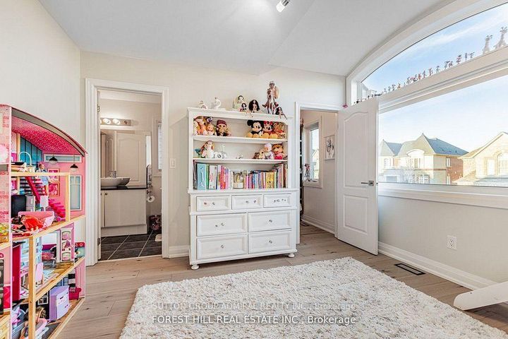 Photo 21 at 18 William Bowes Boulevard, Patterson, Vaughan