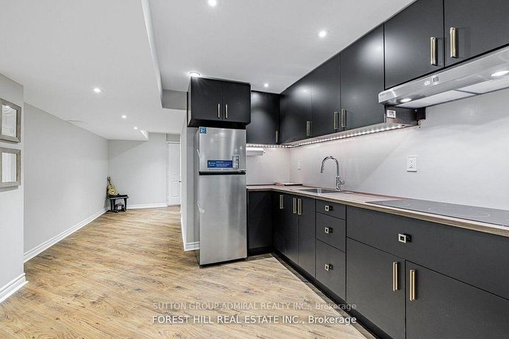 Photo 24 at 18 William Bowes Boulevard, Patterson, Vaughan