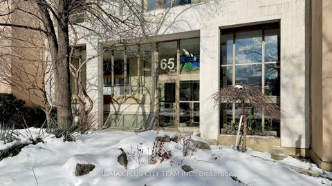 Photo 1 at 205 - 65 Scadding Avenue, Waterfront Communities C8, Toronto