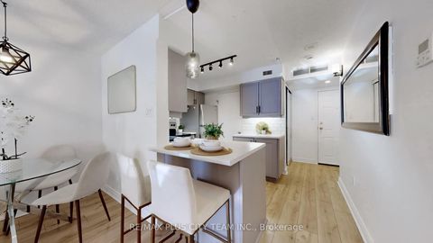 Photo 11 at 205 - 65 Scadding Avenue, Waterfront Communities C8, Toronto