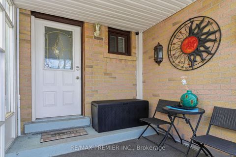 Photo 4 at 15 Beulah Street, Jamestown, Toronto