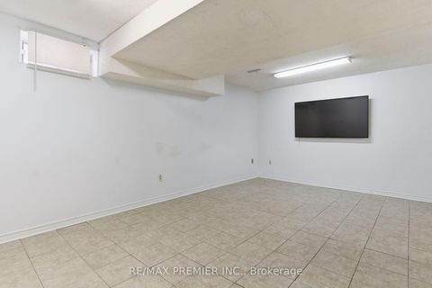 Photo 12 at 15 Beulah Street, Jamestown, Toronto