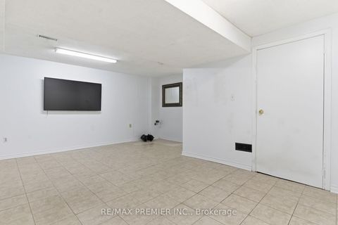 Photo 13 at 15 Beulah Street, Jamestown, Toronto