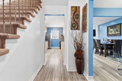 Photo 17 at 15 Beulah Street, Jamestown, Toronto