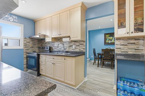 Photo 20 at 15 Beulah Street, Jamestown, Toronto