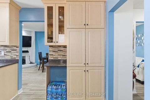 Photo 24 at 15 Beulah Street, Jamestown, Toronto