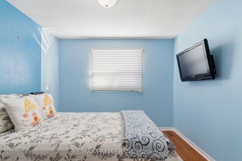 Photo 35 at 15 Beulah Street, Jamestown, Toronto