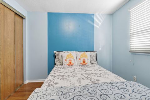 Photo 36 at 15 Beulah Street, Jamestown, Toronto