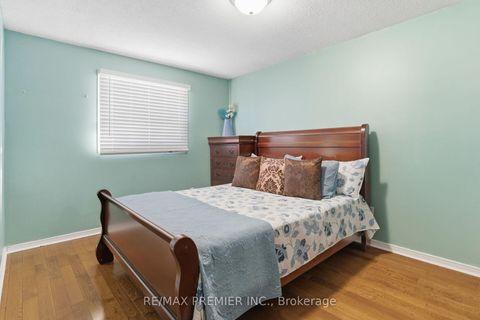 Photo 37 at 15 Beulah Street, Jamestown, Toronto