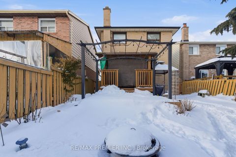 Photo 48 at 15 Beulah Street, Jamestown, Toronto