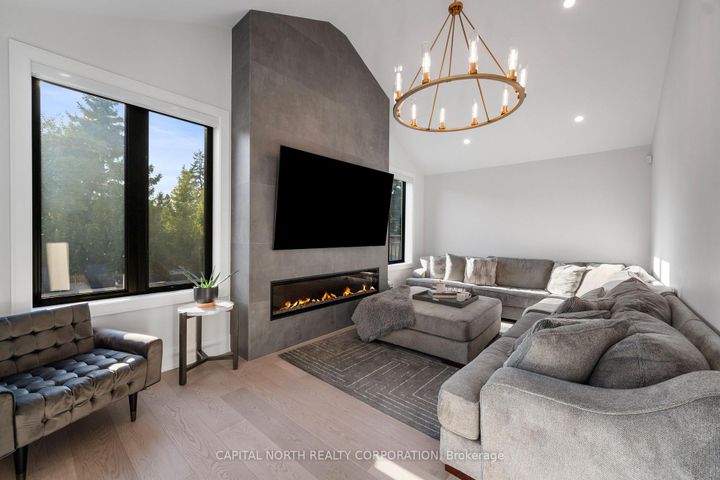 Photo 18 at 130 Fifth Avenue, East Woodbridge, Vaughan