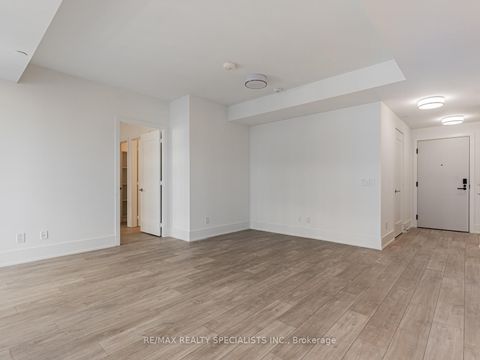 Photo 7 at 920 - 115 Denison Avenue, Chinatown, Toronto