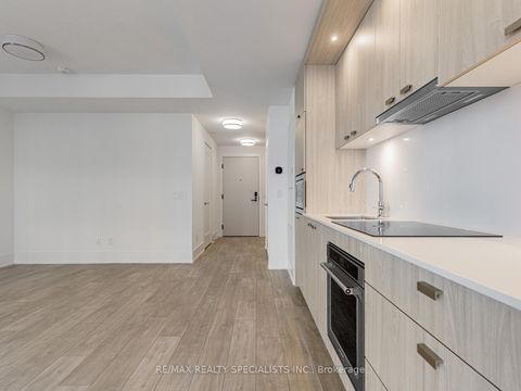 Photo 8 at 920 - 115 Denison Avenue, Chinatown, Toronto