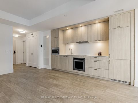 Photo 9 at 920 - 115 Denison Avenue, Chinatown, Toronto