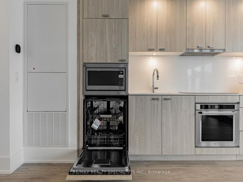 Photo 10 at 920 - 115 Denison Avenue, Chinatown, Toronto