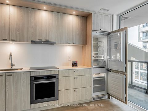 Photo 11 at 920 - 115 Denison Avenue, Chinatown, Toronto