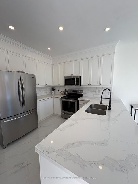 Photo 5 at 15 Grey Wing Avenue, Keswick South, Georgina