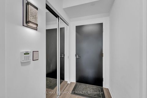 Photo 5 at 418 - 101 Erskine Avenue, Mount Pleasant West, Toronto