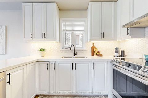 Photo 8 at 96 Saint Victor Drive, Vellore Village, Vaughan