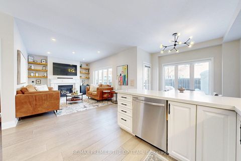 Photo 10 at 96 Saint Victor Drive, Vellore Village, Vaughan