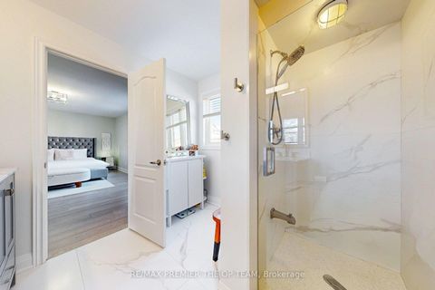 Photo 20 at 96 Saint Victor Drive, Vellore Village, Vaughan