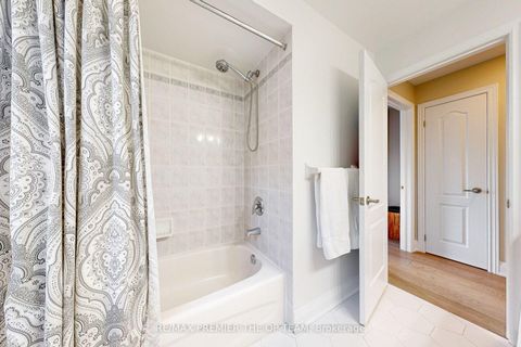 Photo 26 at 96 Saint Victor Drive, Vellore Village, Vaughan