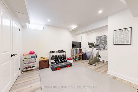 Photo 31 at 96 Saint Victor Drive, Vellore Village, Vaughan