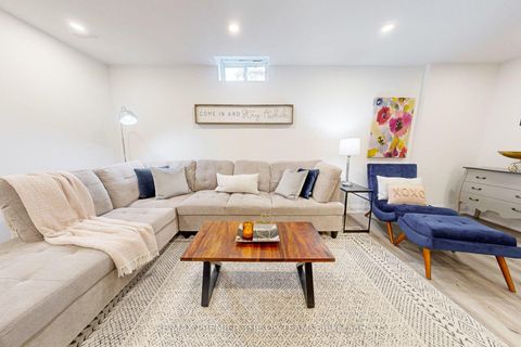 Photo 34 at 96 Saint Victor Drive, Vellore Village, Vaughan