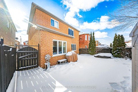 Photo 40 at 96 Saint Victor Drive, Vellore Village, Vaughan