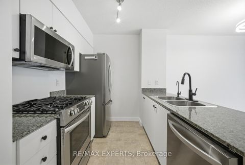 Photo 5 at 3202 - 35 Mariner Terrace, Waterfront Communities C1, Toronto