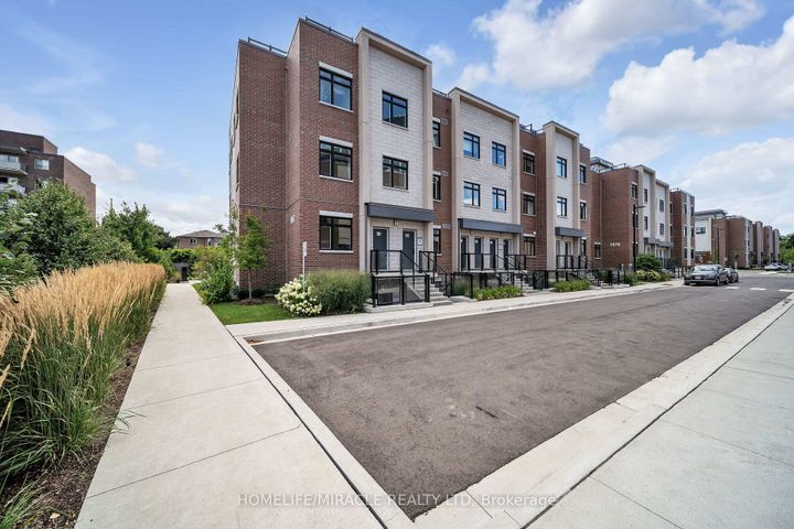 Photo 3 at 230 - 1062 Douglas McCurdy Common N, Lakeview, Mississauga