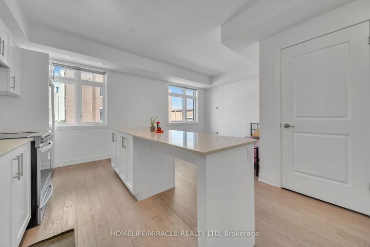 Photo 16 at 230 - 1062 Douglas McCurdy Common N, Lakeview, Mississauga