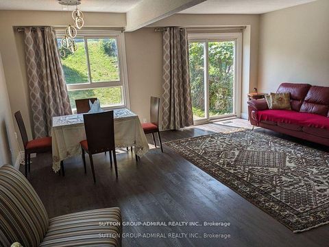 Photo 7 at 47 Riviera Drive, Glen Shields, Vaughan