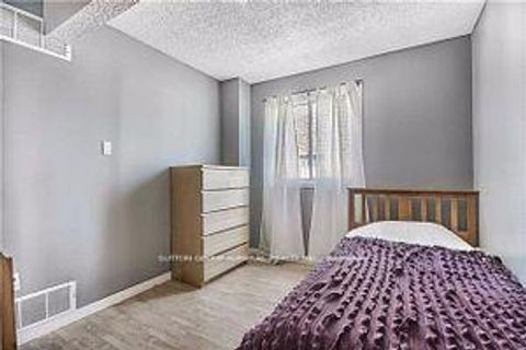 Photo 10 at 47 Riviera Drive, Glen Shields, Vaughan