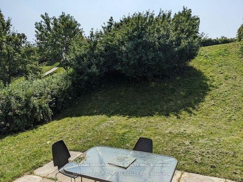 Photo 18 at 47 Riviera Drive, Glen Shields, Vaughan