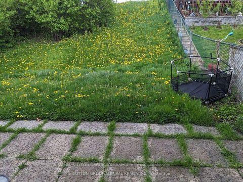 Photo 19 at 47 Riviera Drive, Glen Shields, Vaughan