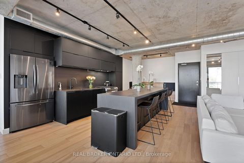 Photo 3 at 603 - 42 Camden Street, Waterfront Communities C1, Toronto