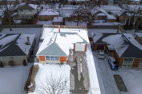 Photo 1 at 7 Pettit Drive, Richview, Toronto