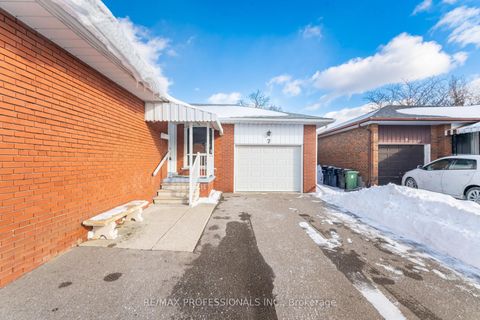 Photo 3 at 7 Pettit Drive, Richview, Toronto