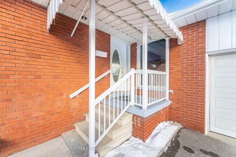 Photo 4 at 7 Pettit Drive, Richview, Toronto