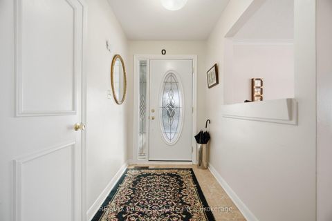 Photo 5 at 7 Pettit Drive, Richview, Toronto