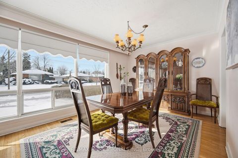 Photo 11 at 7 Pettit Drive, Richview, Toronto