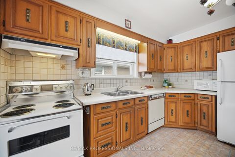 Photo 17 at 7 Pettit Drive, Richview, Toronto