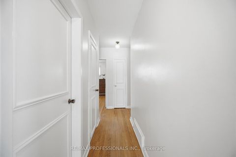 Photo 18 at 7 Pettit Drive, Richview, Toronto