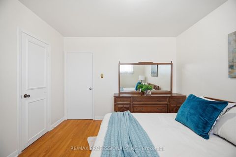 Photo 22 at 7 Pettit Drive, Richview, Toronto