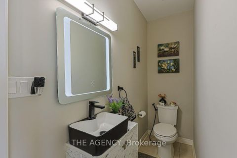 Photo 24 at 48 Tonner Crescent, Bayview Northeast, Aurora