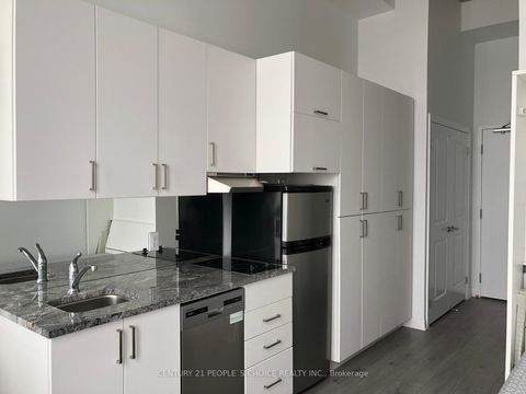 Photo 9 at 827 - 1900 Simcoe Street N, Samac, Oshawa