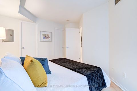 Photo 10 at 304 - 231 Fort York Boulevard, Niagara, Toronto